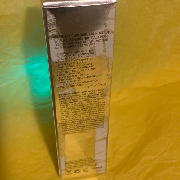 Anastasia Beverly Hills 370w Luminous Foundation - Picture 4 of 6